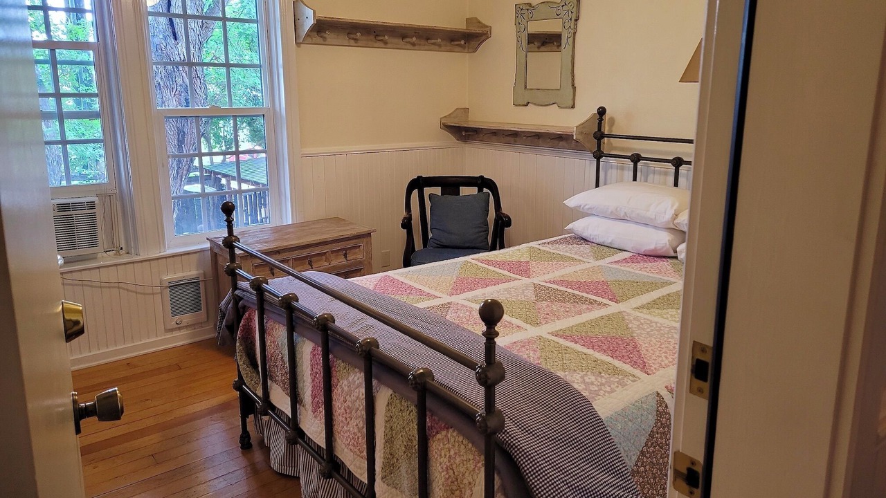 Photo of Bedroom in Twisp