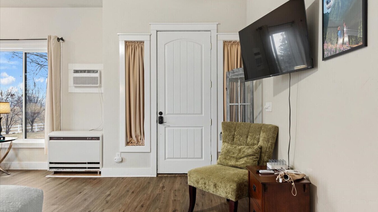 Photo of Livingroom in Baker City