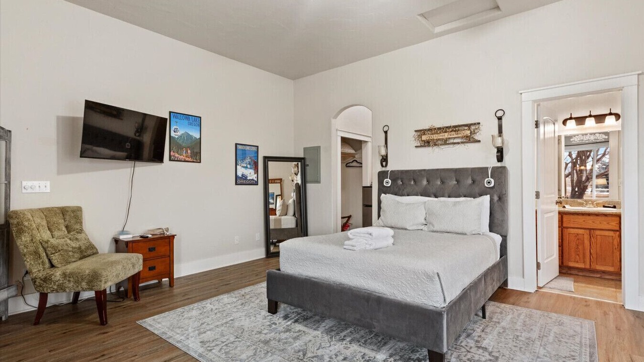 Photo of Bedroom in Baker City