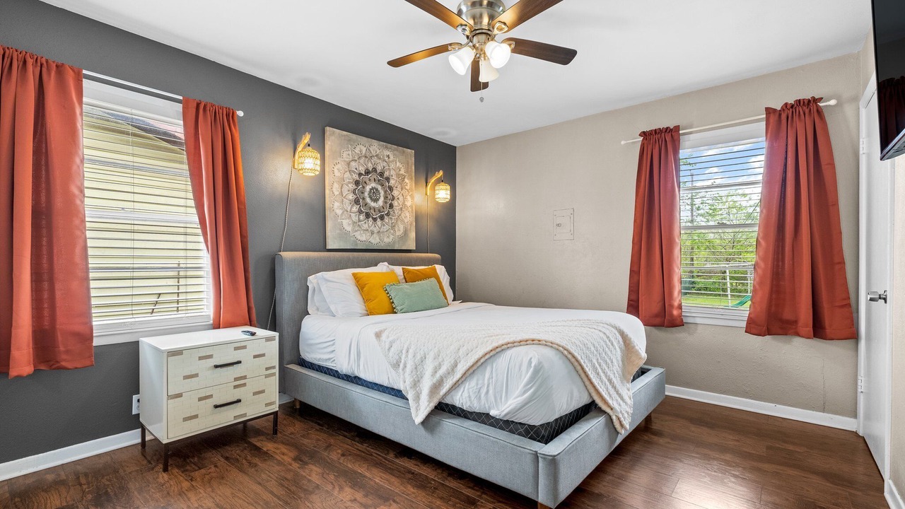 Photo of Bedroom in Central Arlington