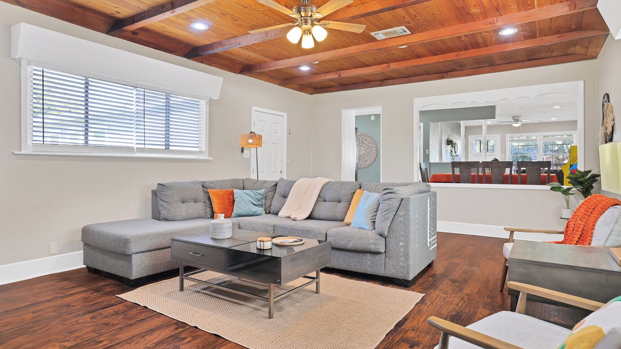 Photo of Livingroom in Central Arlington