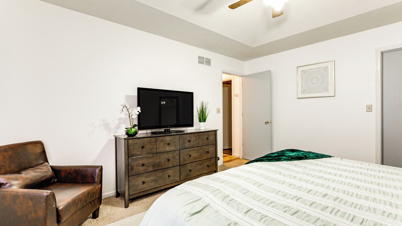 Photo of Bedroom in West Lincoln