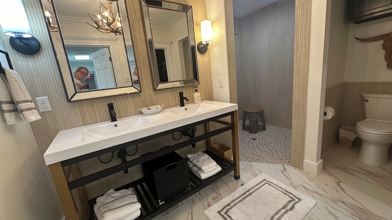 Photo of Bathroom in Granbury