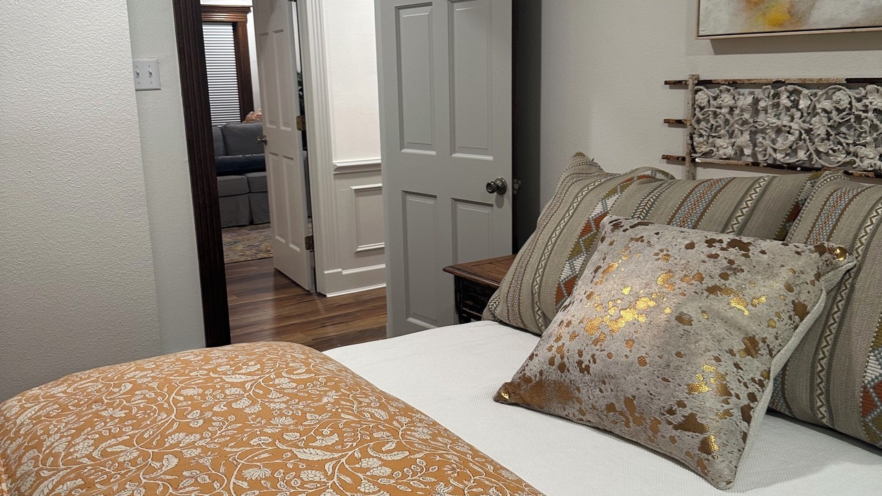 Photo of Bedroom in Granbury