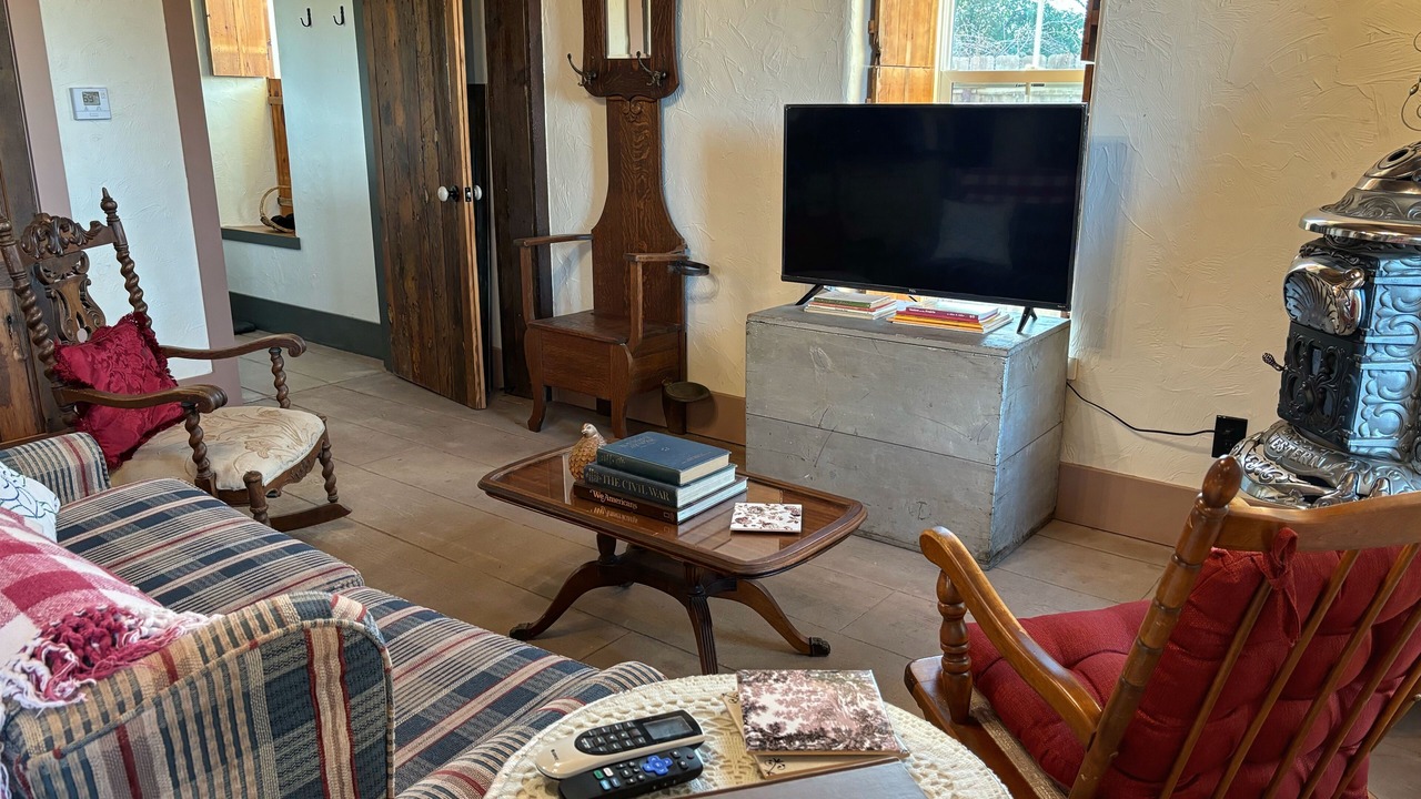 Photo of Livingroom in Hays