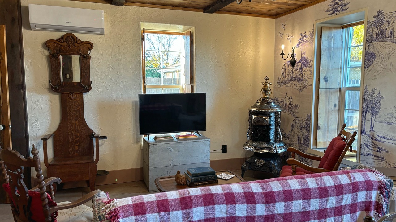 Photo of Livingroom in Hays
