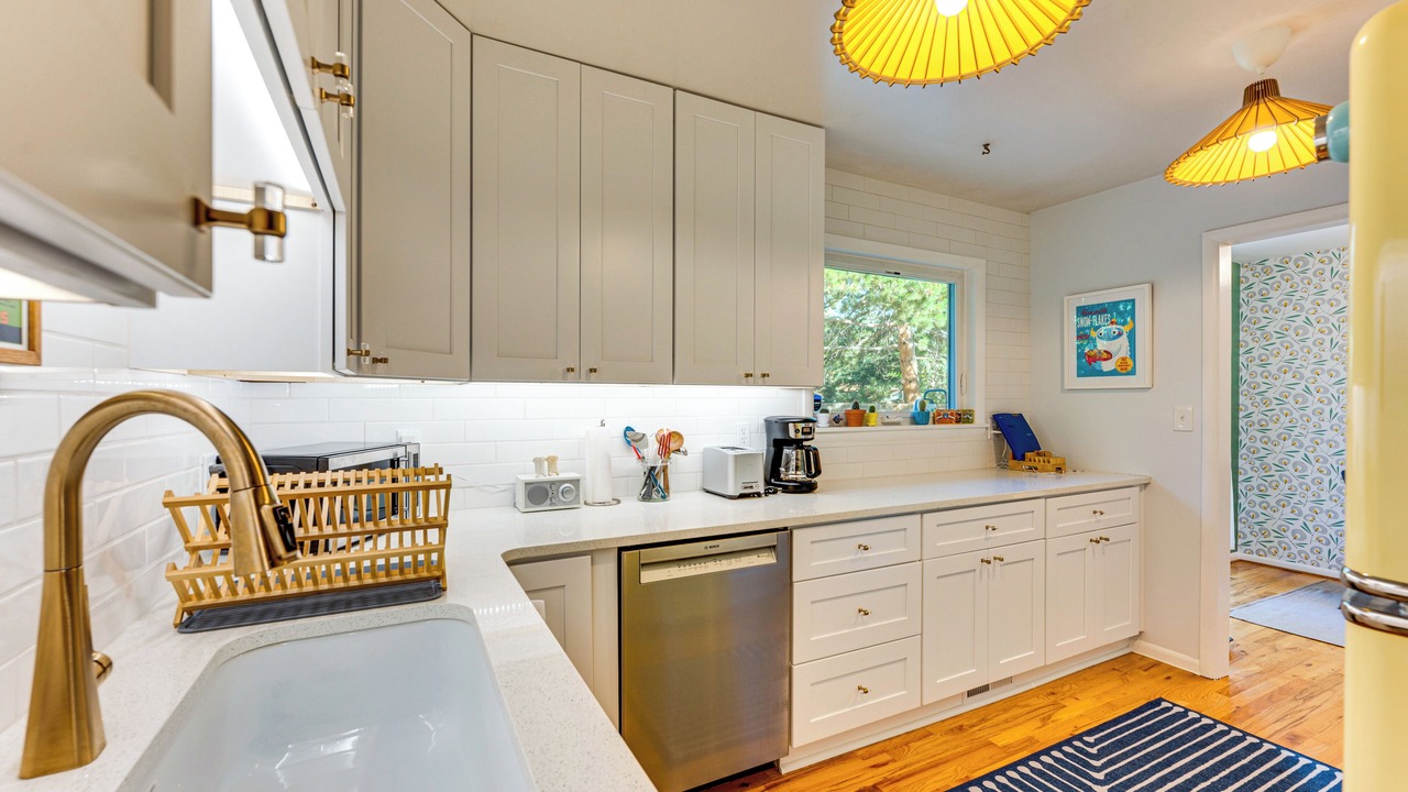 Photo of Kitchen in Baseline Sub