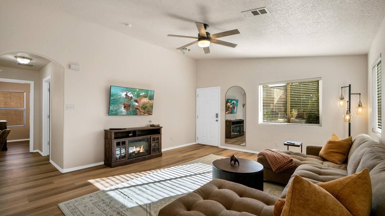 Photo of Livingroom in Paradise Hills Civic