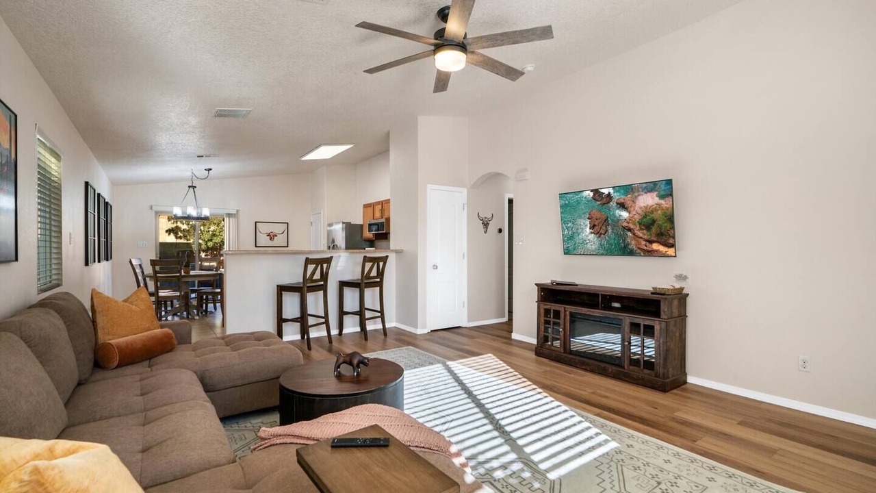 Photo of Livingroom in Paradise Hills Civic