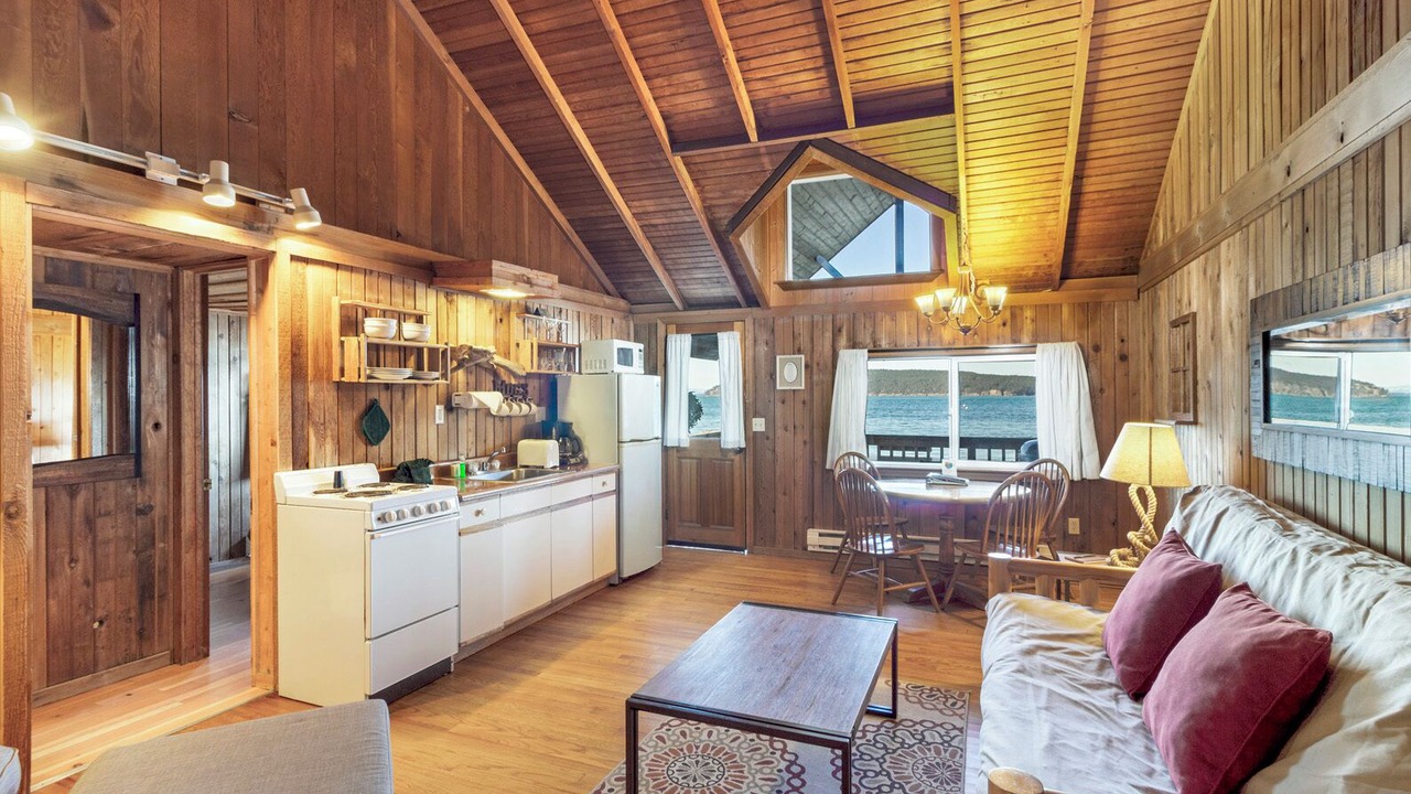 Photo of Livingroom in Eastsound