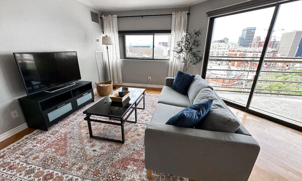 Photo of Livingroom in Five Points