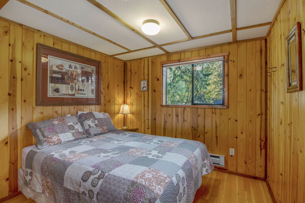 Photo of Bedroom in Eastsound