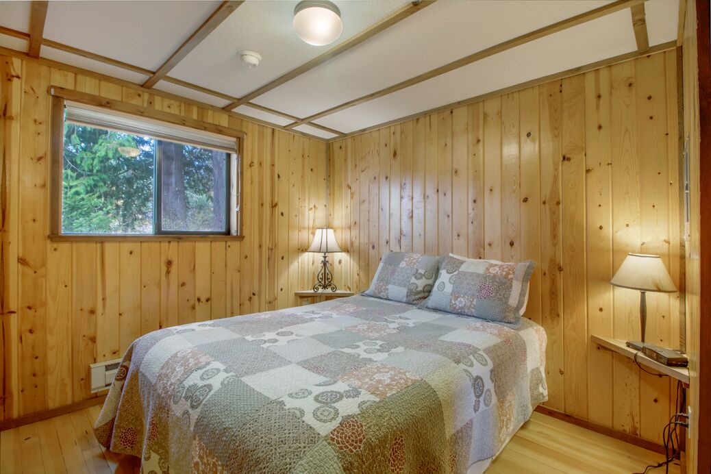 Photo of Bedroom in Eastsound