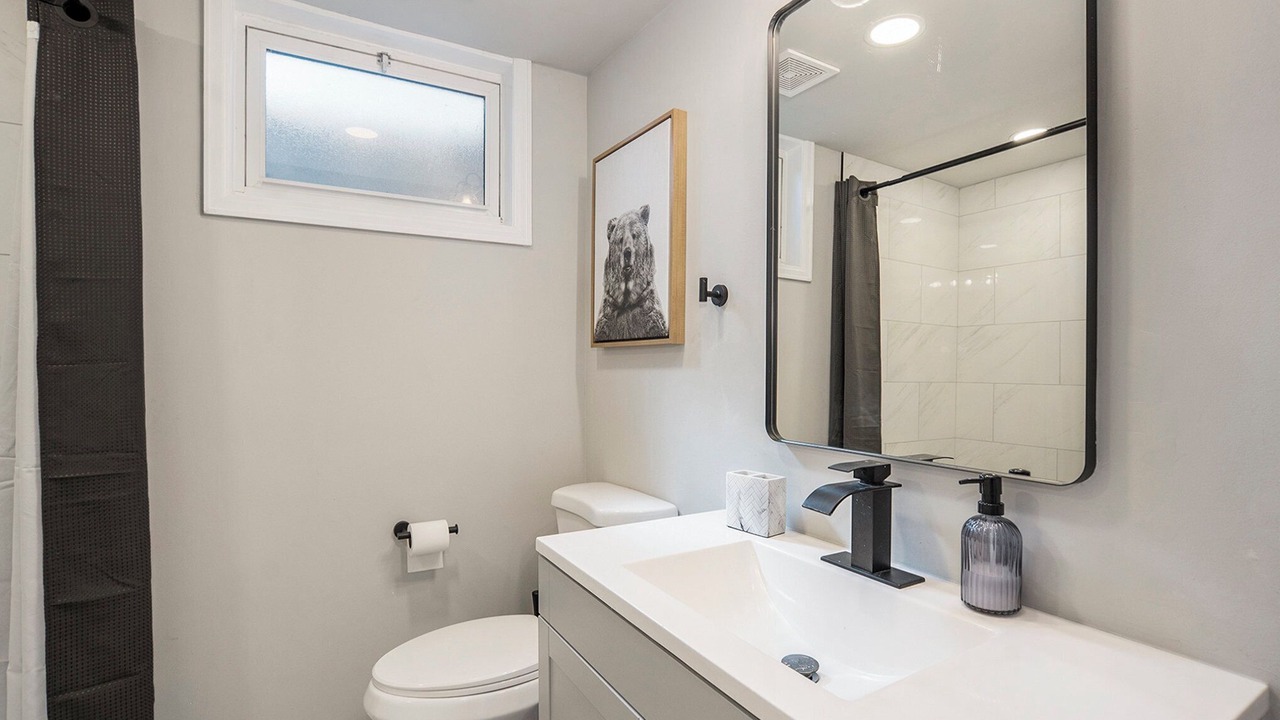 Photo of Bathroom in Dupont