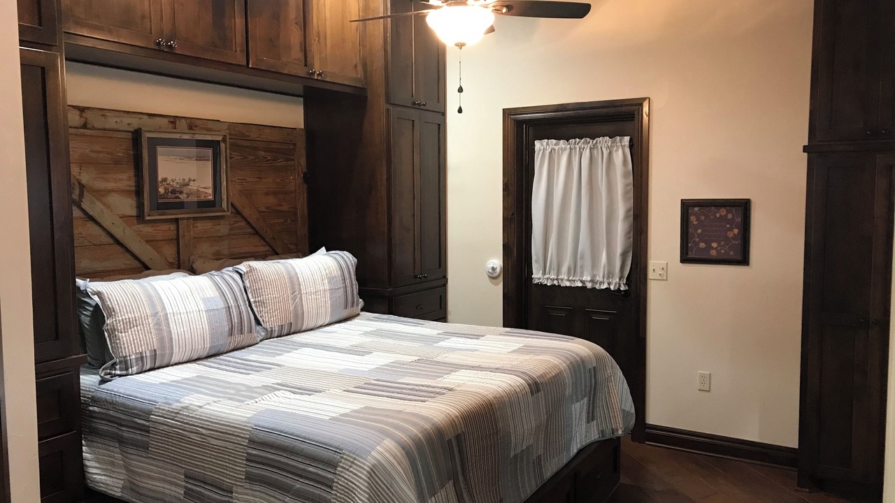 Photo of Bedroom in Woodward County