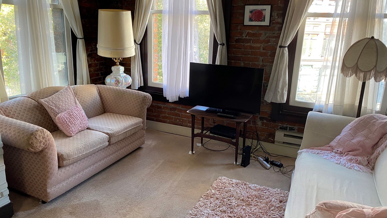 Photo of Livingroom in Pioneer Square