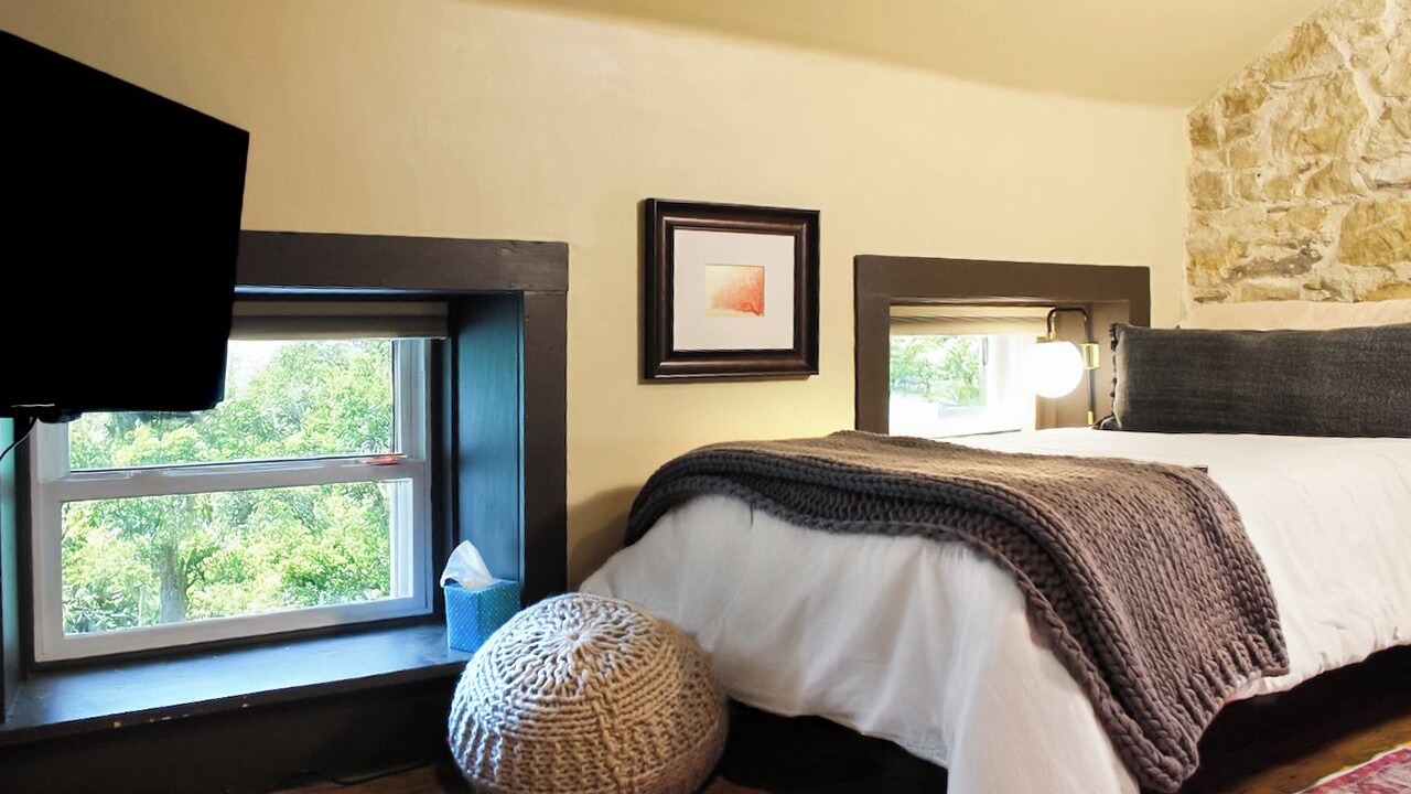 Photo of Bedroom in Winterset