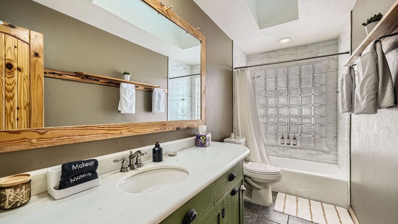Photo of Bathroom in North Central Evergreen