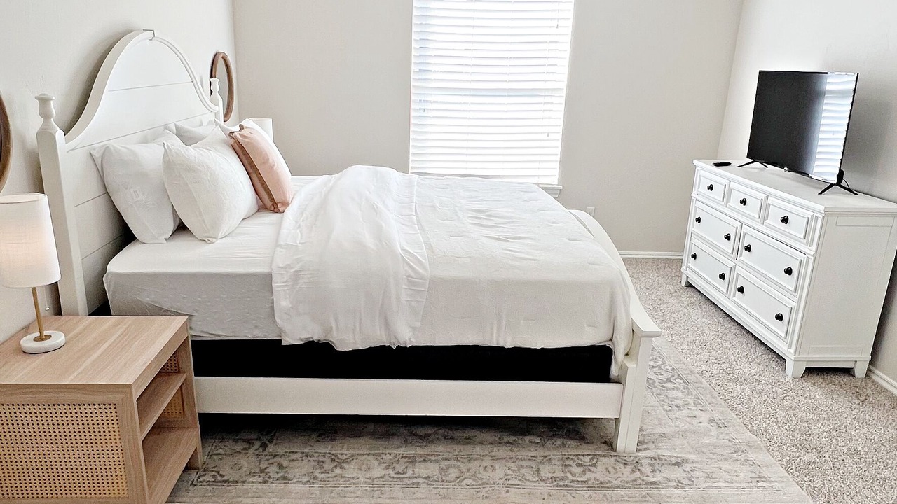 Photo of Bedroom in Yukon