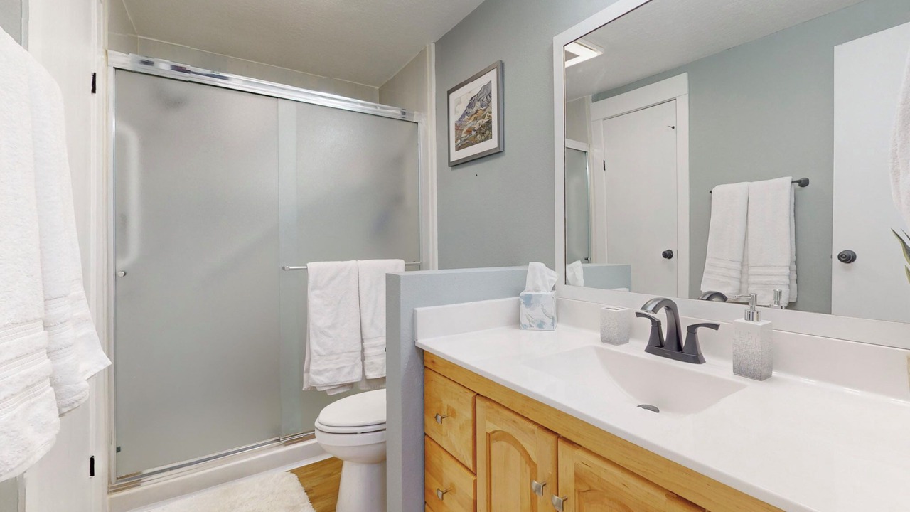 Photo of Bathroom in Jade Park