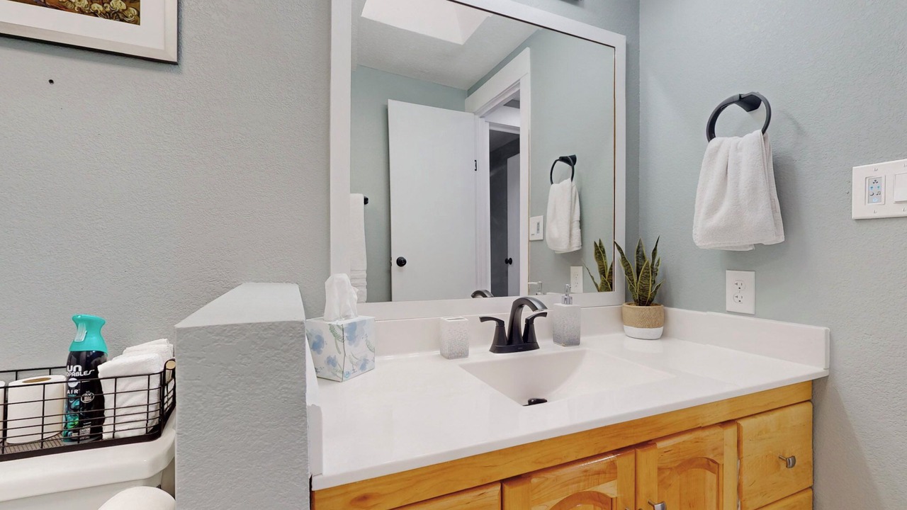 Photo of Bathroom in Jade Park