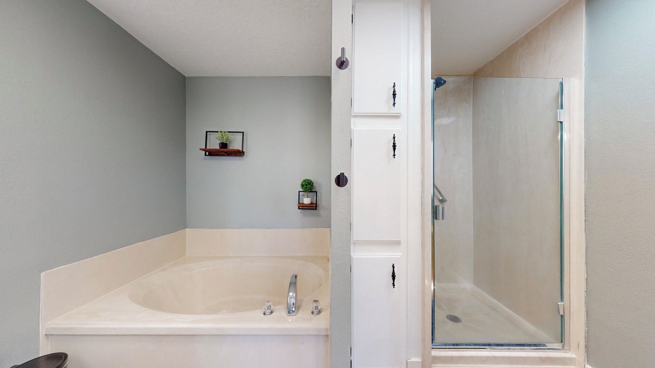 Photo of Bathroom in Jade Park