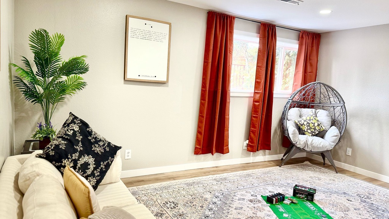 Photo of Livingroom in Auburn