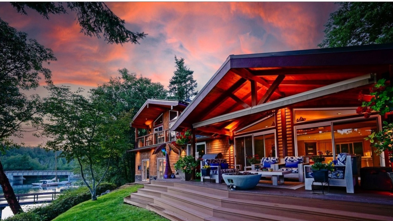 Photo of Patio Balcony in Deer Harbor