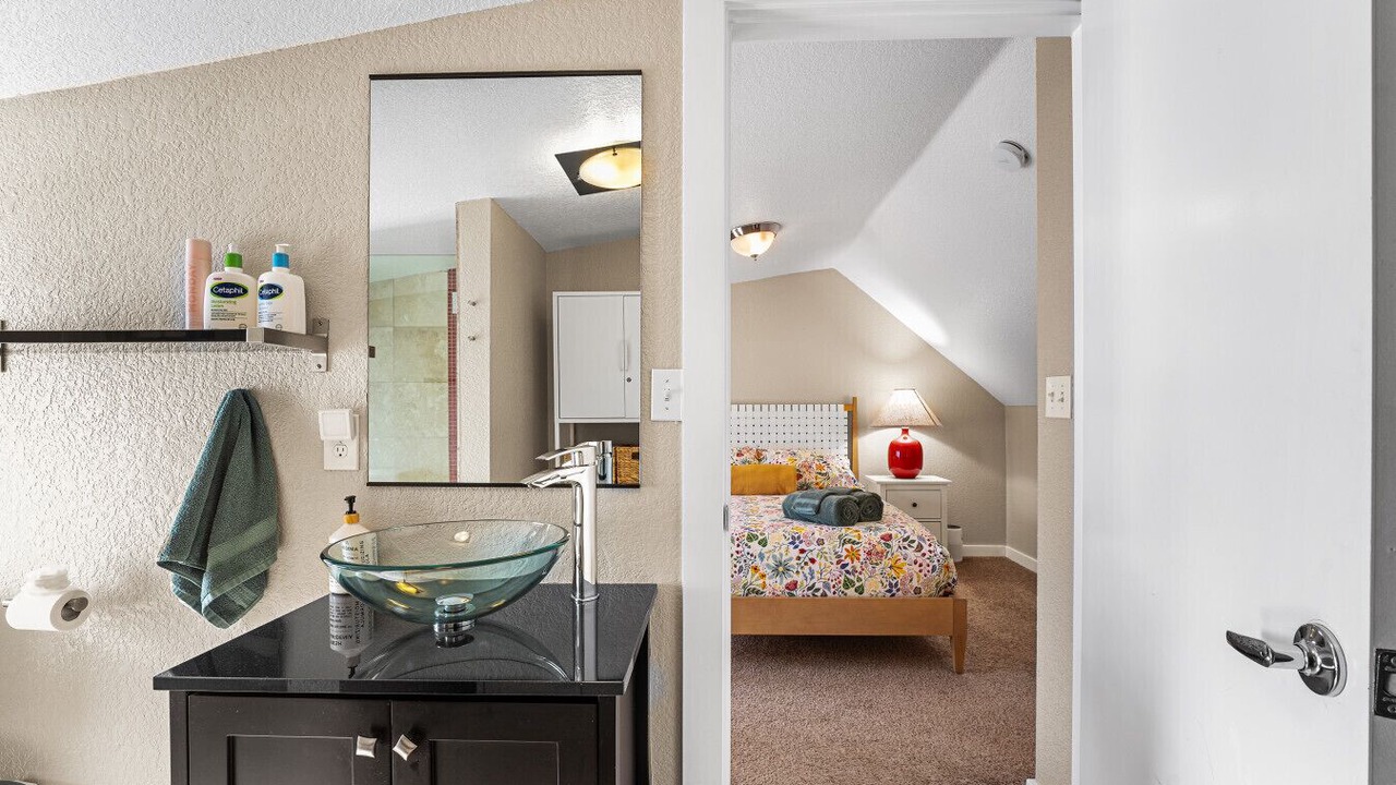 Photo of Bathroom in Overland