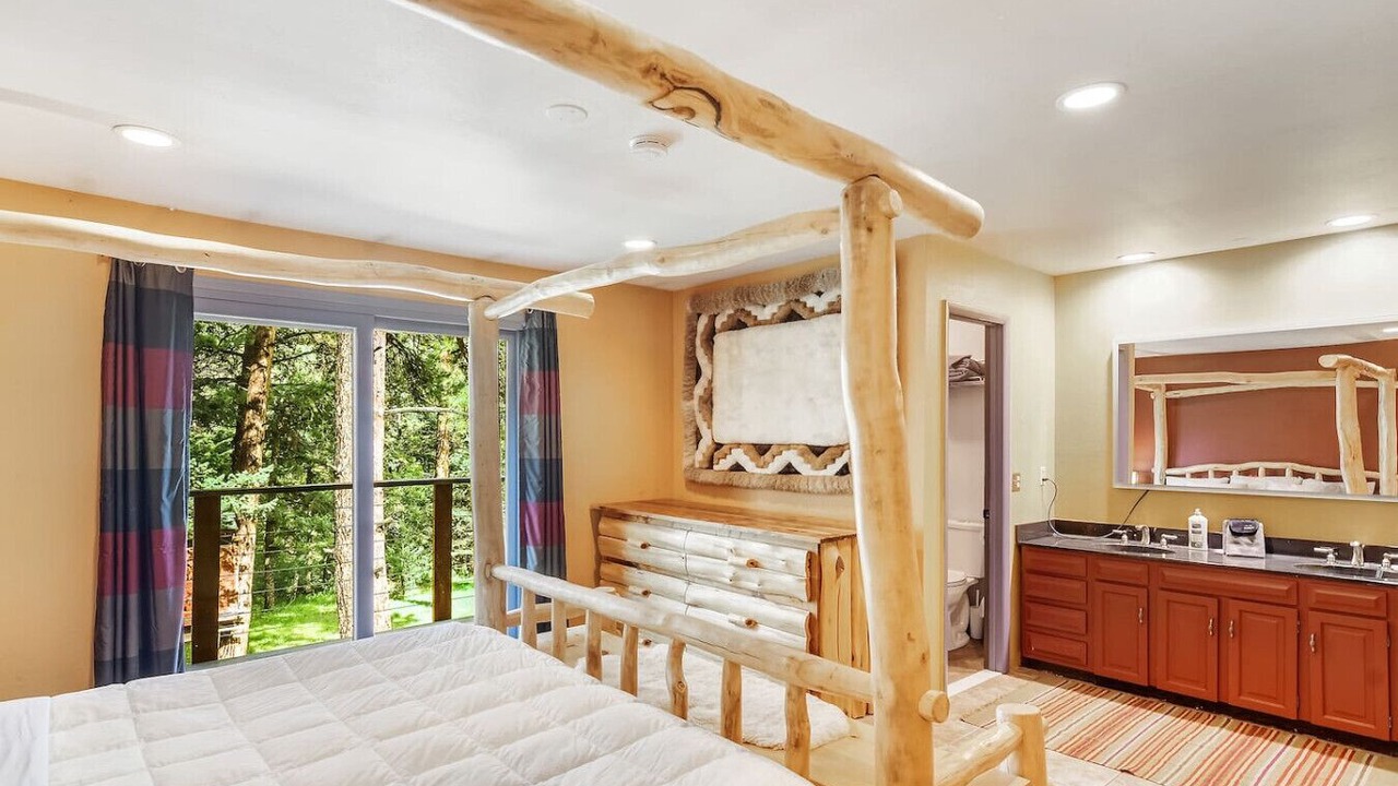 Photo of Bathroom in Doubleheader