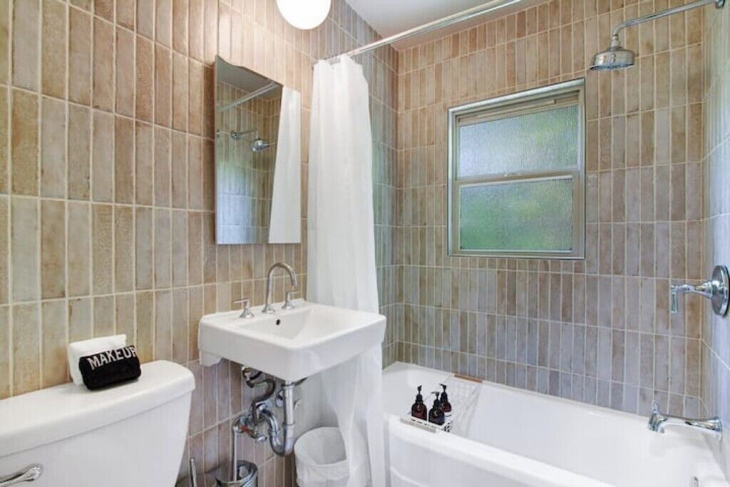 Photo of Bathroom in Dunlap