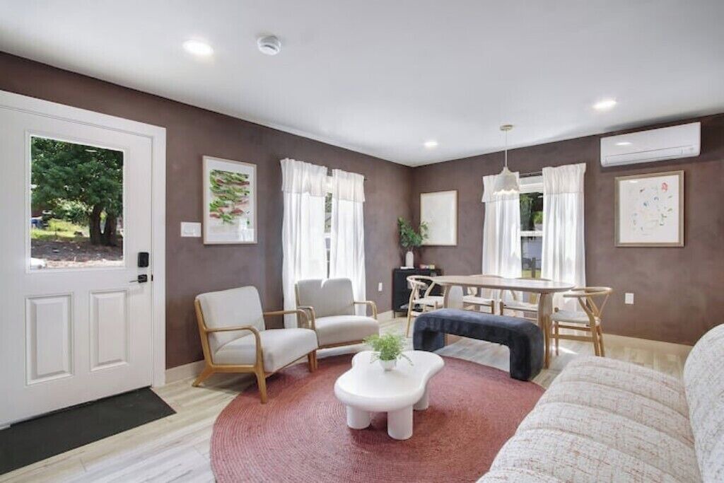 Photo of Livingroom in Dunlap