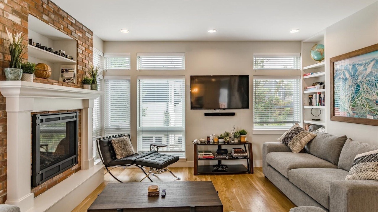 Photo of Livingroom in Highland