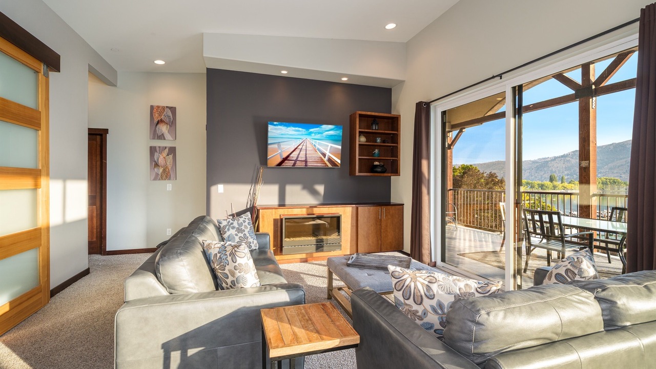 Photo of Livingroom in Manson