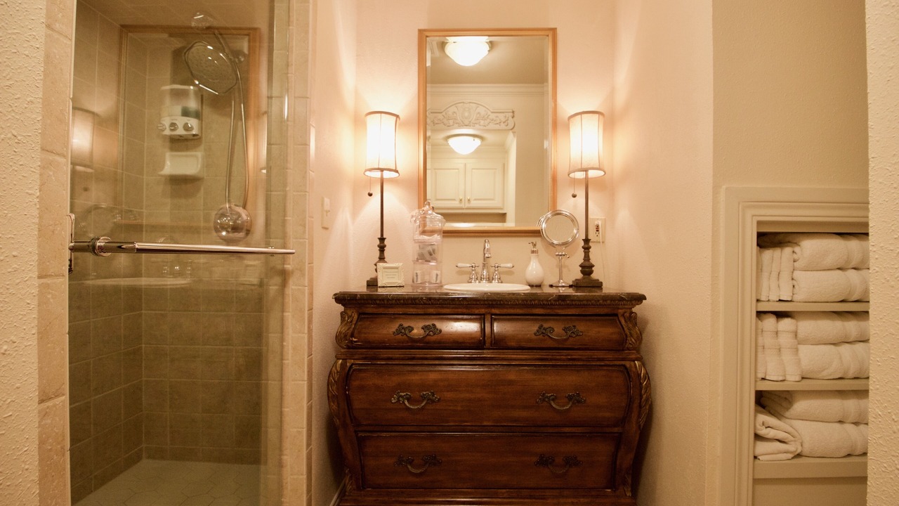 Photo of Bathroom in Canyon