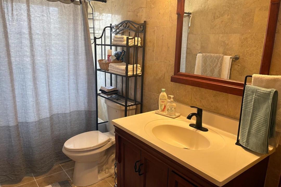 Photo of Bathroom in Pauline