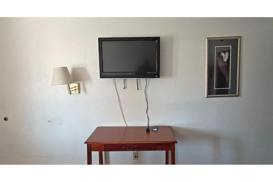 Photo of Livingroom in Trumbull Village