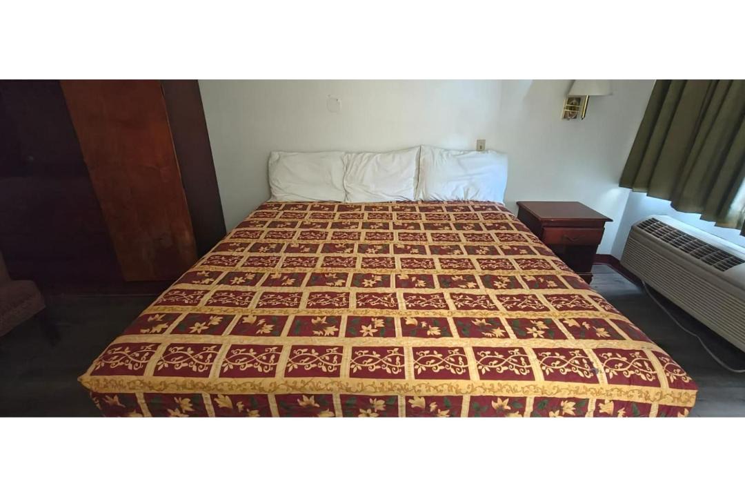 Photo of Bedroom in Trumbull Village