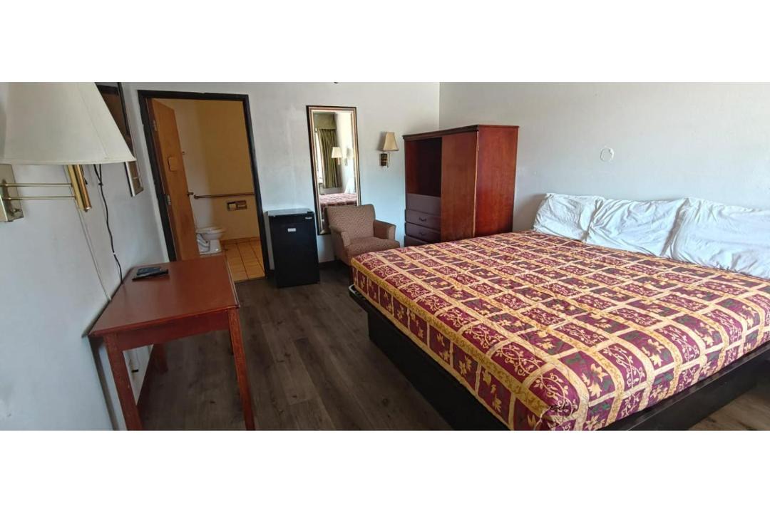 Photo of Bedroom in Trumbull Village