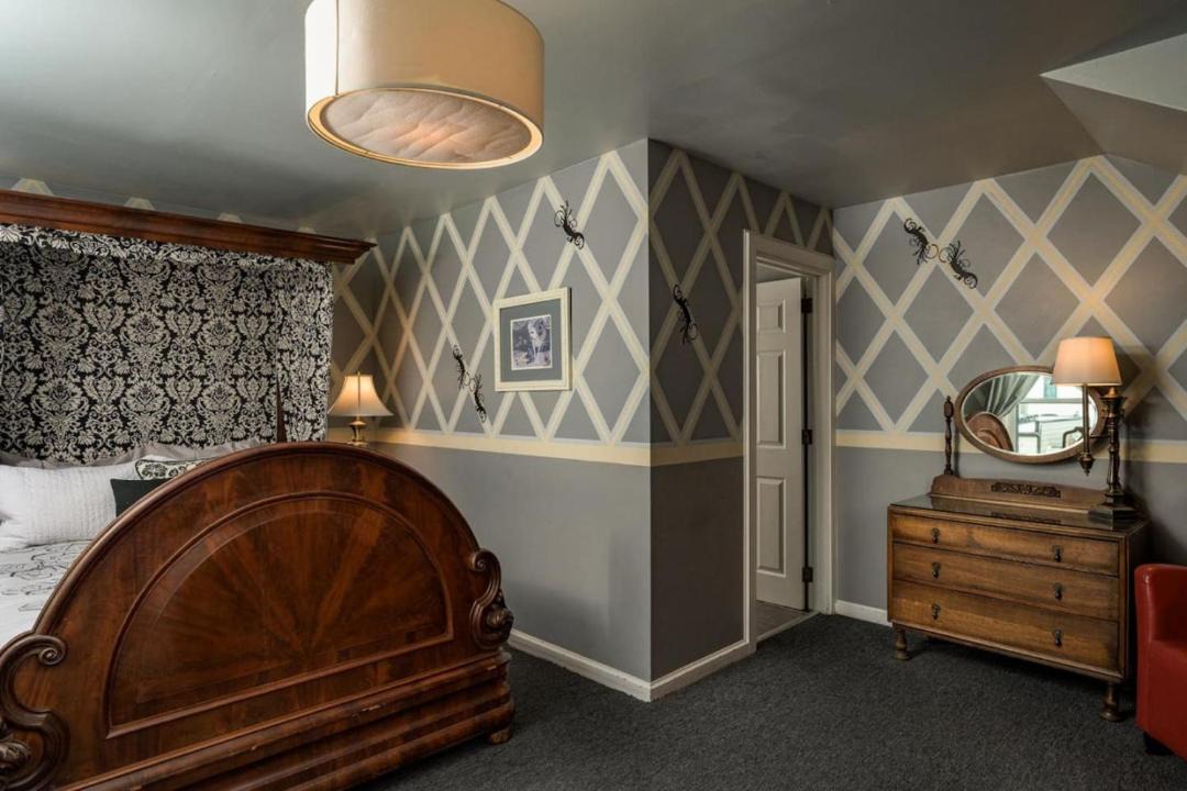Photo of Bedroom in Five Points