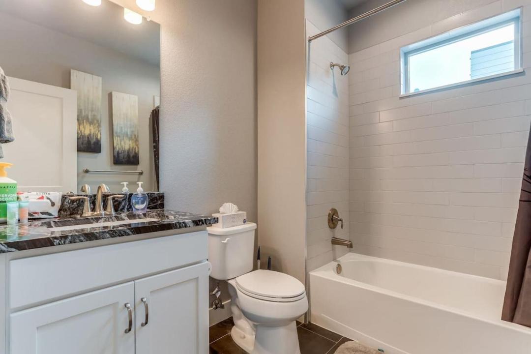 Photo of Bathroom in Lincoln Park