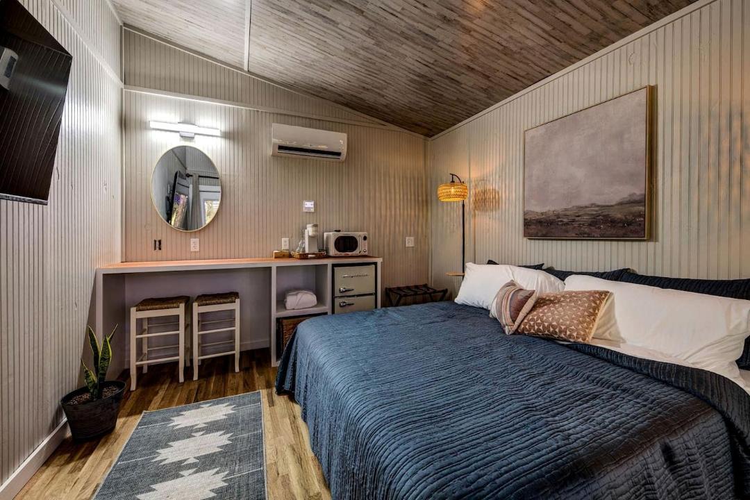 Photo of Bedroom in Alvord