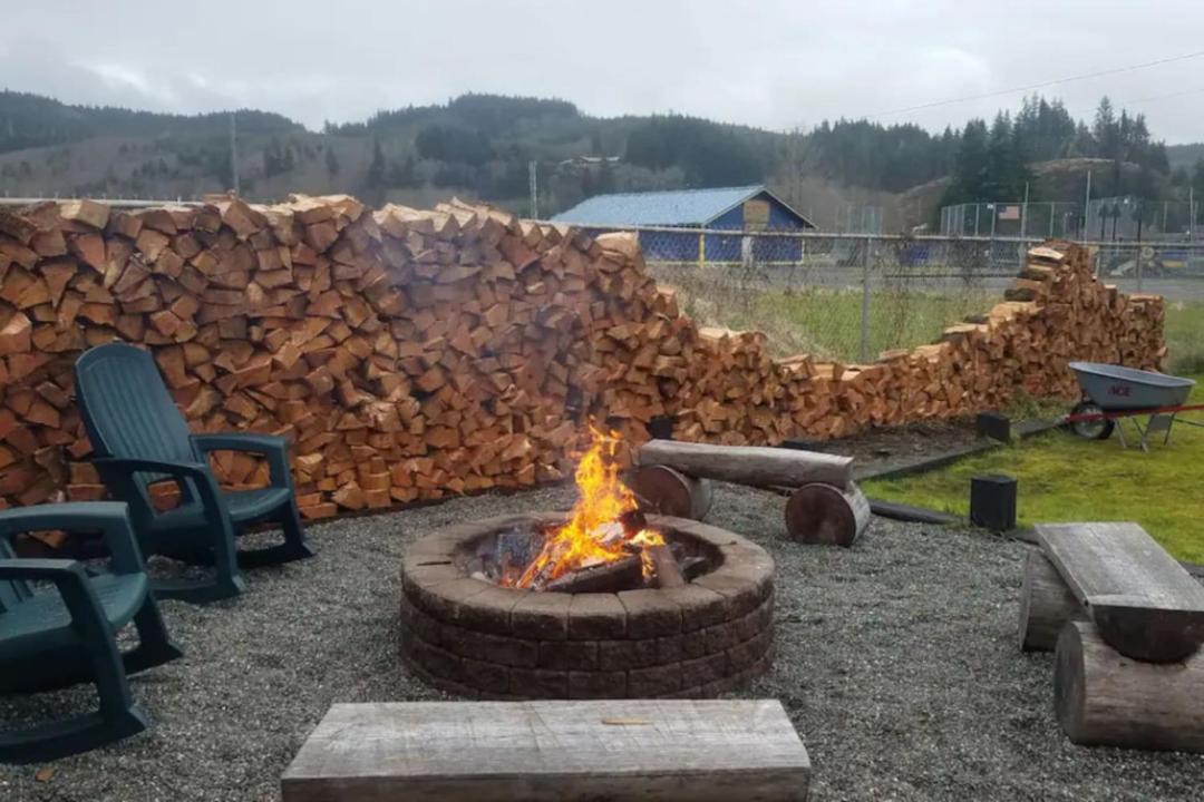 Photo of Others in Forks