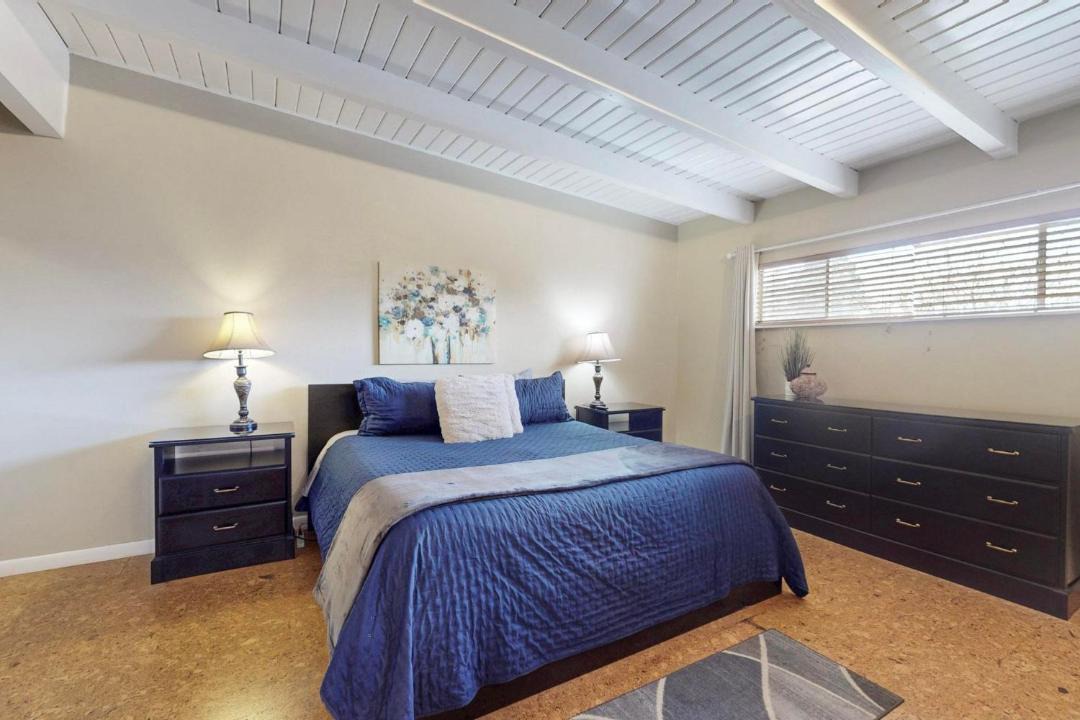 Photo of Bedroom in Highland Business