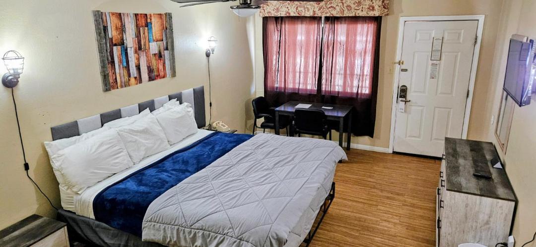 Photo of Bedroom in Roswell