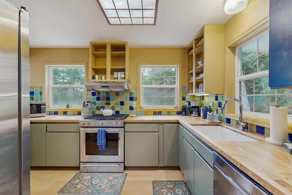 Photo of Kitchen in Eastsound