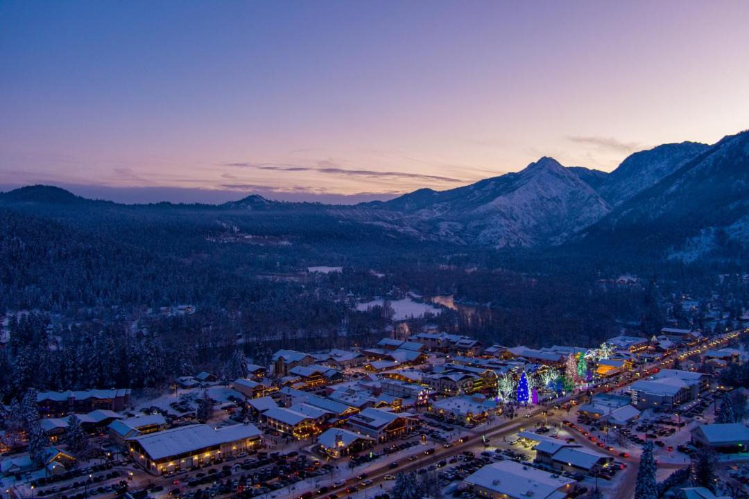 Photo of Others in Downtown Leavenworth