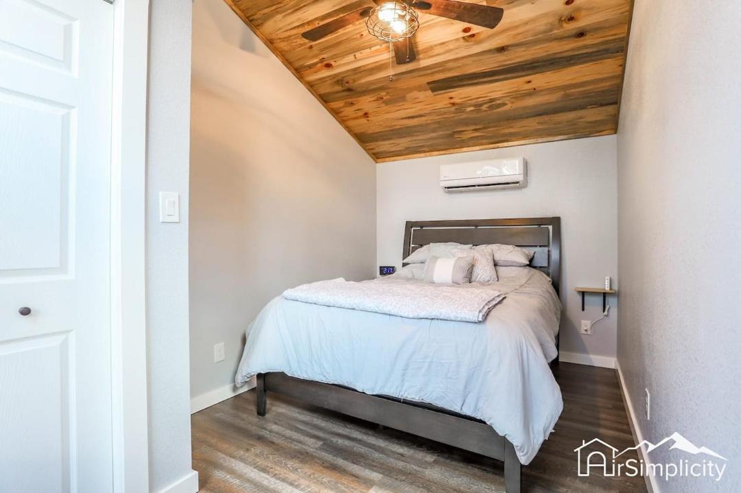 Photo of Bedroom in Golden