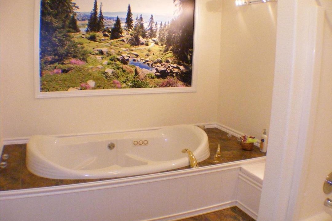 Photo of Bathroom in Oroville