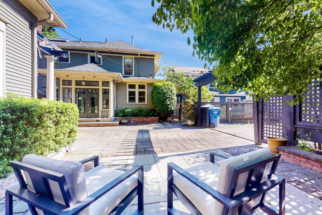 Photo of Others in Queen Anne
